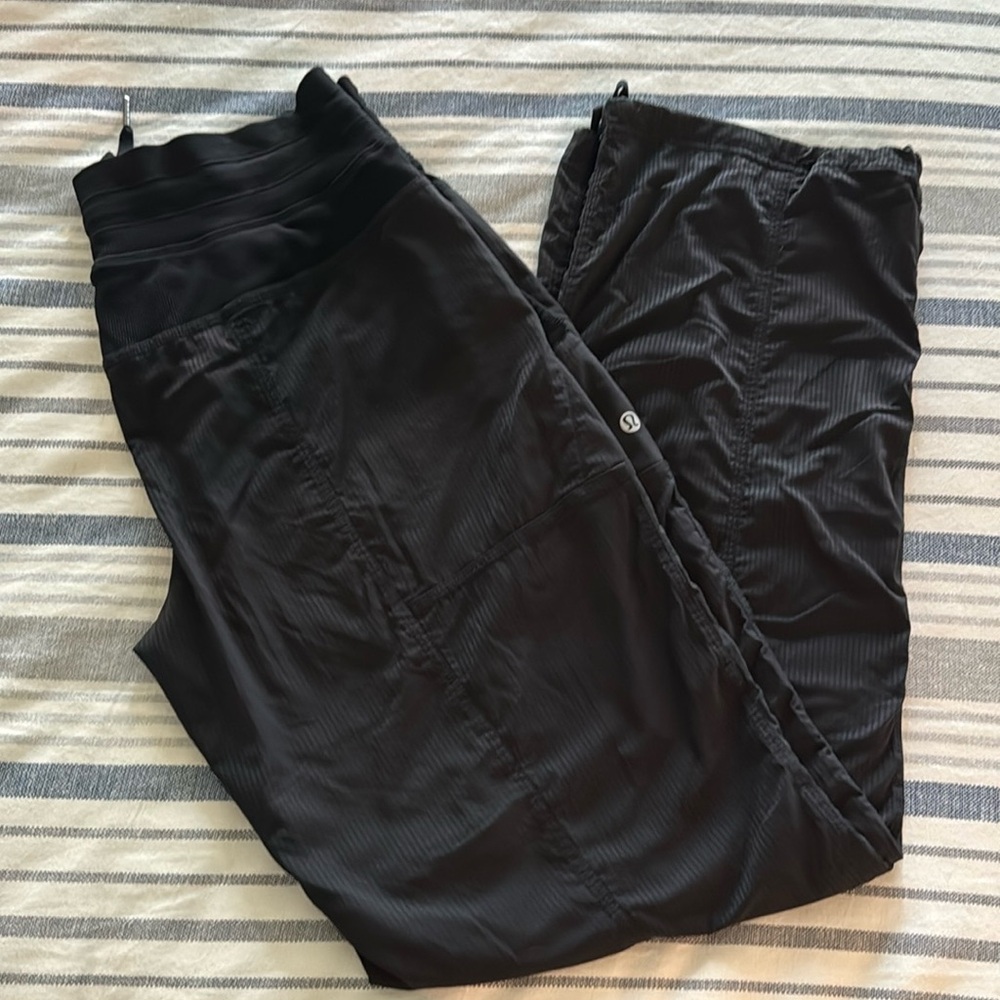Lululemon Dance Studio lined pant.Excellent condition like new.
